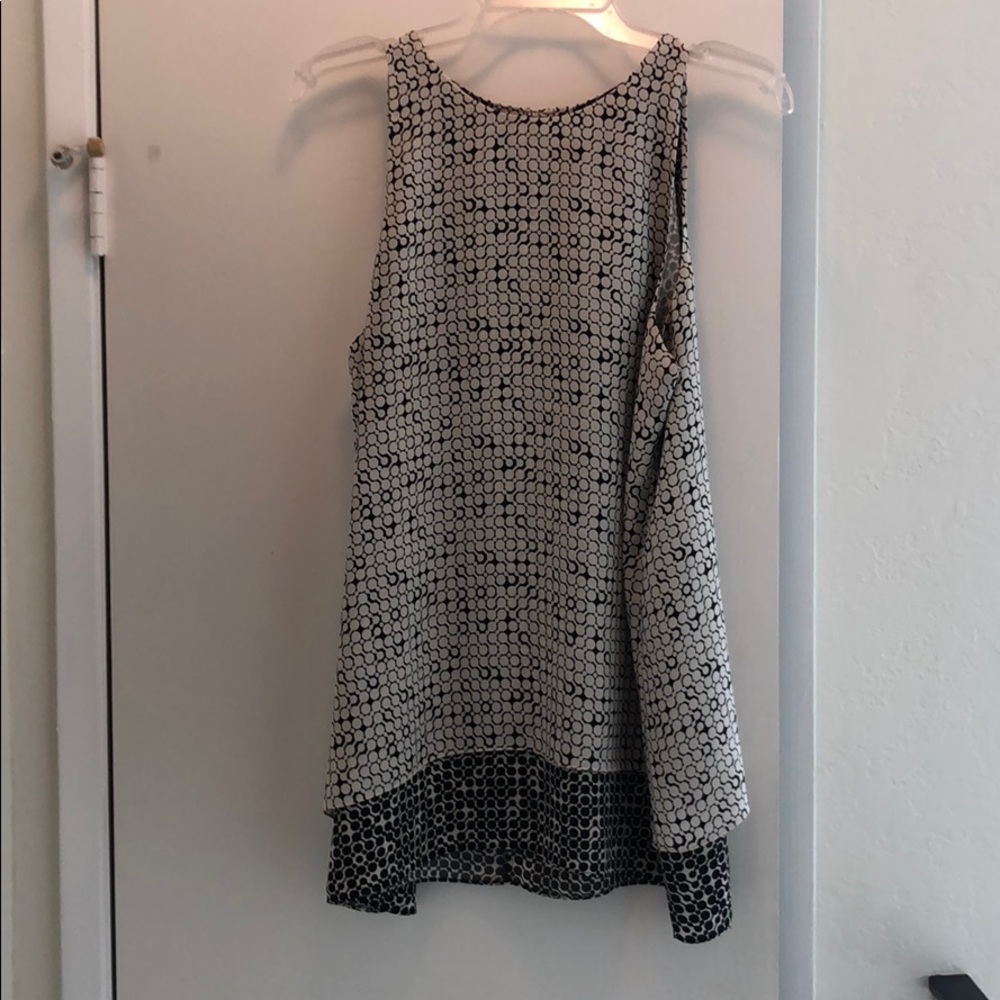 Max Studio black and white patter tank top